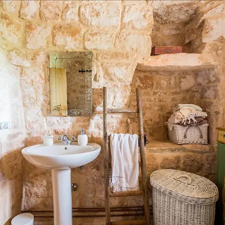 Apartment Trullo Nel Bosco, Lungo Il Sentiero Escursionistico Ciclabile Dell'acquedotto Pugliese *